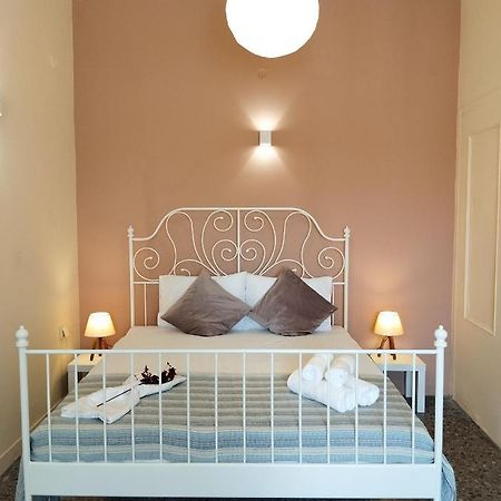 Vicky'S Central Apartment Corinth エクステリア 写真