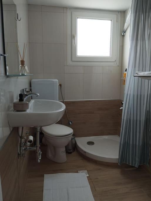 Vicky'S Central Apartment Corinth エクステリア 写真