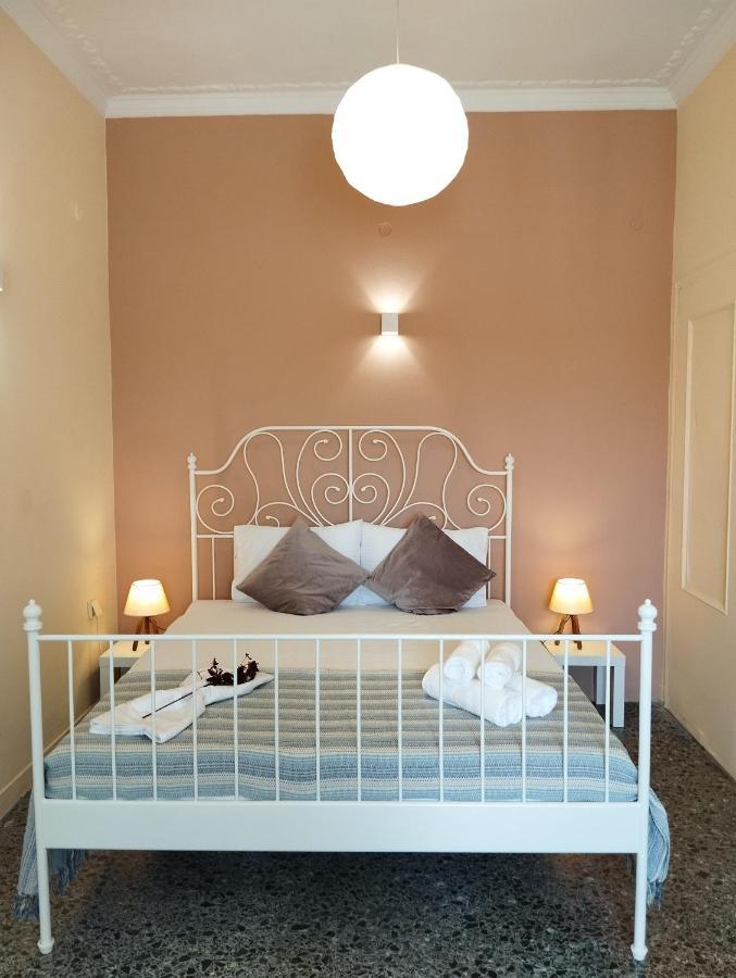Vicky'S Central Apartment Corinth エクステリア 写真